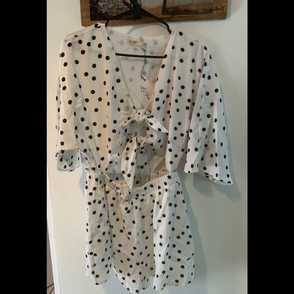 La’Ven Polka Dot Tied Romper - Picture 4 of 4